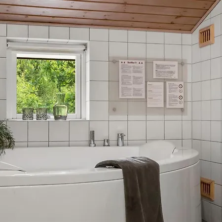 Semesterbostad Uma - From The Sea By Interhome