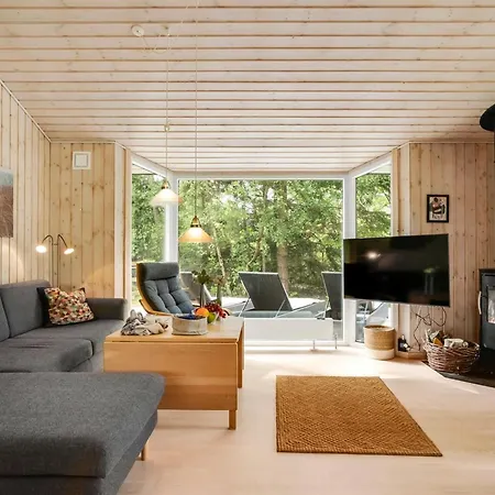 Semesterbostad Uma - From The Sea By Interhome